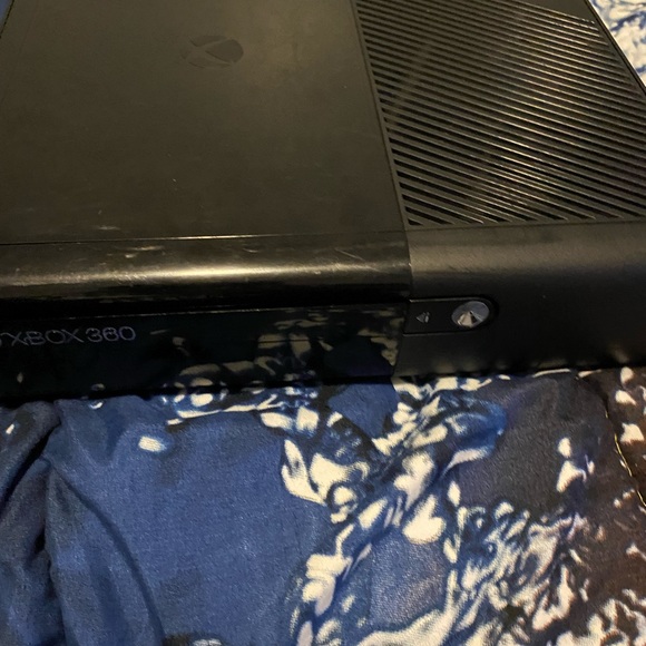 Xbox 360 good condition - Picture 7 of 11